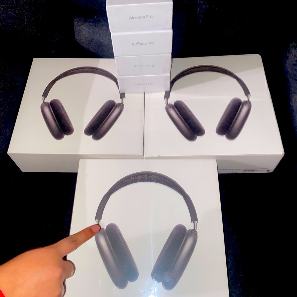 AirPod max with Smart Case